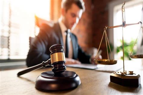 How To Choose The Right Criminal Defense Lawyer In Canada