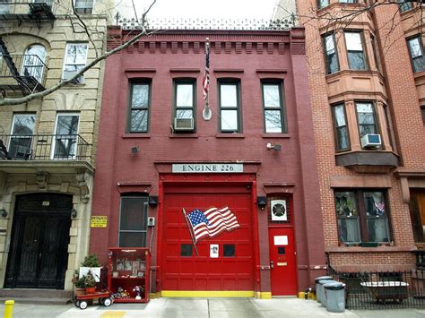 E Fdny Firehouse Engine Downtown Brooklyn New York City Fdny