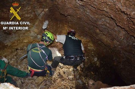 La Guardia Civil Localiza Y Destruye Una Granada De Mano En Llutxent