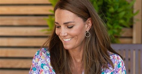 Kate Middleton Ritorno Alle Espadrillas Un Classico Estivo Bigodino