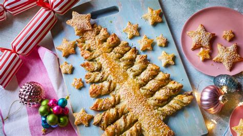 Pesto and cheese Christmas tree recipe - BBC Food