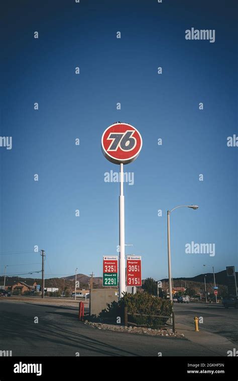 76 Gas Station Hi Res Stock Photography And Images Alamy