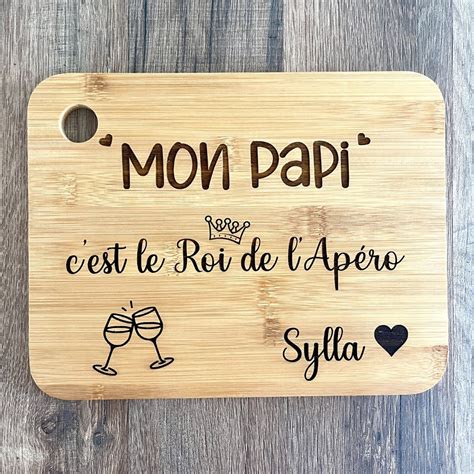 Cadeau papi personnalisé fête des papis Planche apéro en bambou