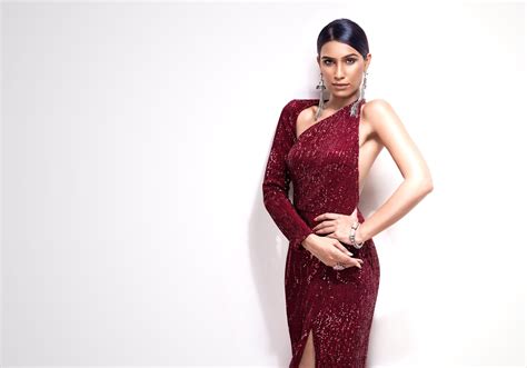 Скачать обои girl hot sexy eyes smile beautiful figure model раздел девушки в разрешении