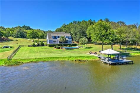 LAKEFRONT HOME IN GATED SOUTHSIDE COMMUNITY South Carolina Luxury