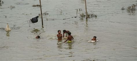 Weather Live Updates Delhi On Flood Alert Again As River Yamuna