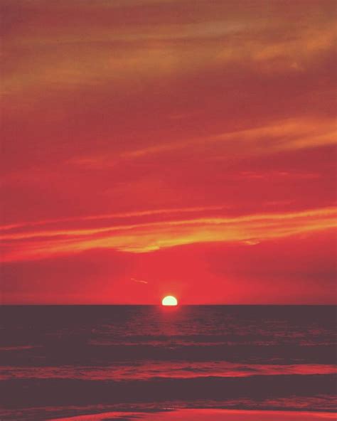 A Unique Sunset 🌇 On The Beach 🌊 👌 ☺ 💖 Sunset Sunset Love Instagram