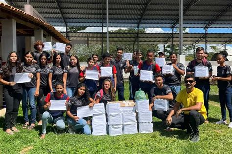 Campanha de doação para vítimas das enchentes mobiliza estudantes nas