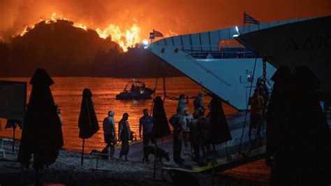 Wild Fires Force Evacuation On Greek Island Nationwide 90fm