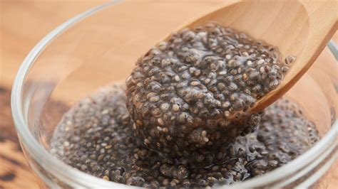 Chia Seeds Benefits For Skin त्वचा के लिए चिया सीड्स के फायदे। Healthshots Hindi