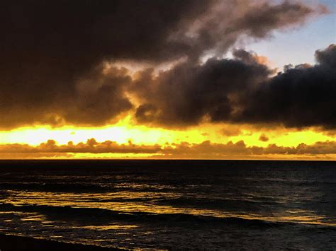 Koko Head Sunrise Photograph by Wayne Stroeh - Fine Art America