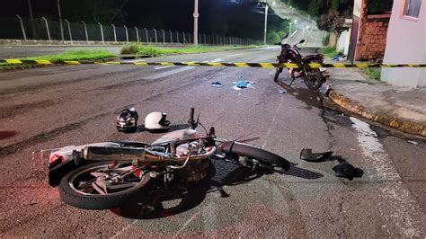 Colisão entre motocicletas deixa duas pessoas feridas na Avenida Élson