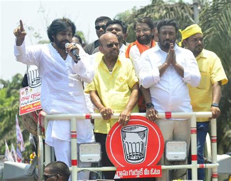 Pawan Kalyan పిఠాపురంలో పవన్‌ కల్యాణ్‌ రోడ్‌ షో Pawan Kalyan Road