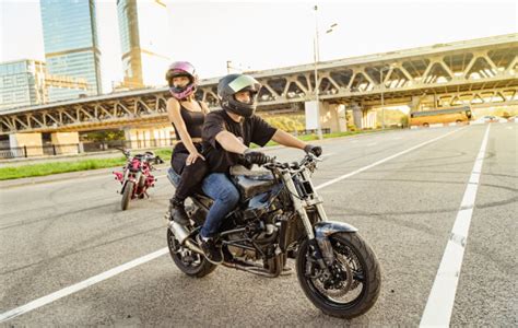 7 Essential Motorcycle Safety Tips for Safe Riding - Finding Motorcycles