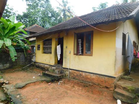 Cents Land With Old Tiled House Sale At Mangad Thirumala Trivandrum