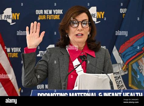 Kathy Hochul enthüllt am 4 Januar 2024 in New York City den dritten