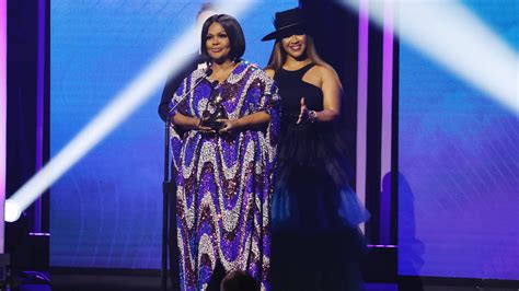 Soul Train Awards 2022 Who Is Cece Winans Meet The Trailblazing