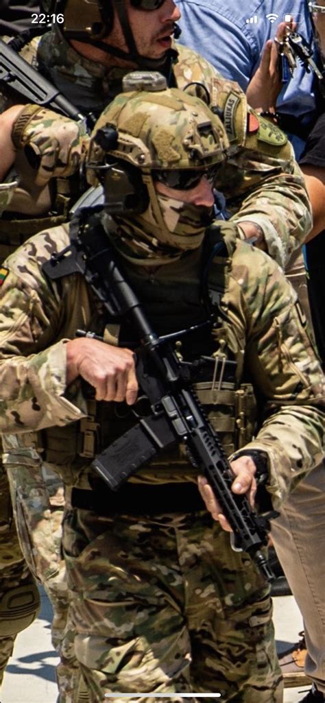 Lithuanian Sof Using Psa Pistol R Ar