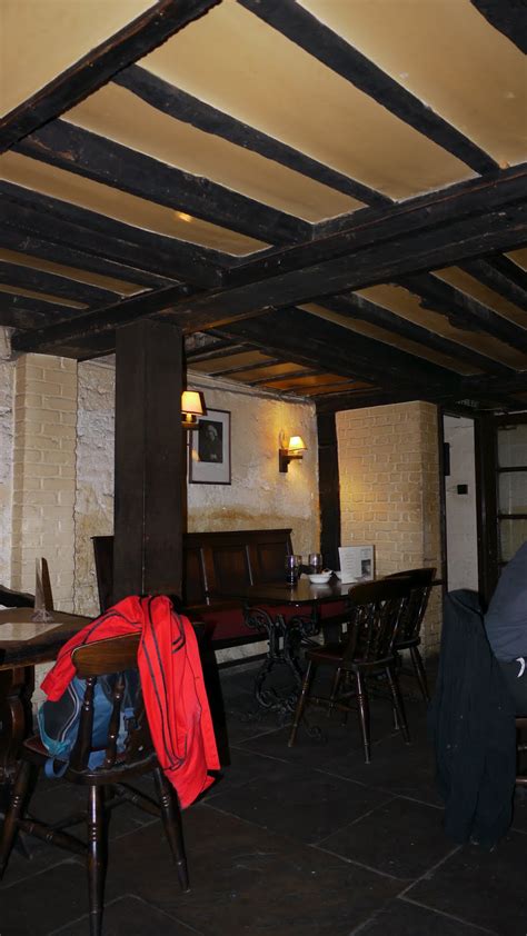 Ye Olde Cheshire Cheese Pub London | Britain Visitor Blog