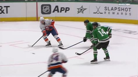 Islanders Mathew Barzal Fait Tout Le Travail Pour Bo Horvat En