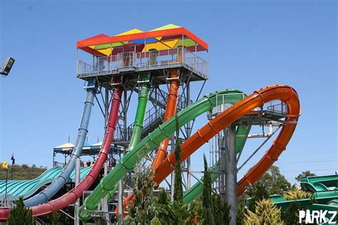 Aqualoop Water Slide At Wetnwild Gold Coast Parkz Theme Parks