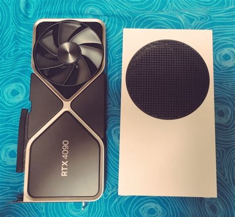 Видеокарта NVIDIA RTX 4090 оказалась больше консоли Xbox Series S ...