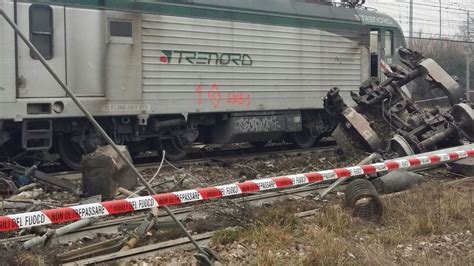 Milano Deraglia Treno Delle Ferrovie Trenord Morti Feriti