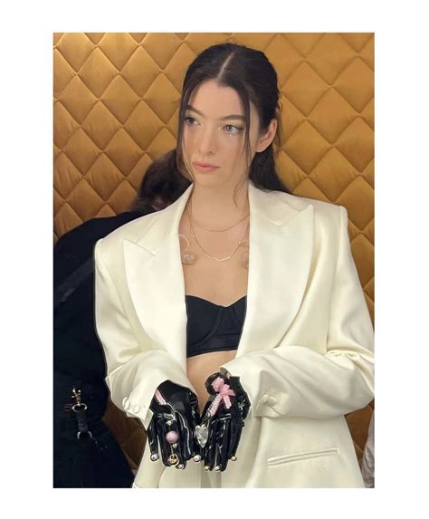 Pop Base On Twitter RT PopBase Lorde Stuns In New Photos From Paris