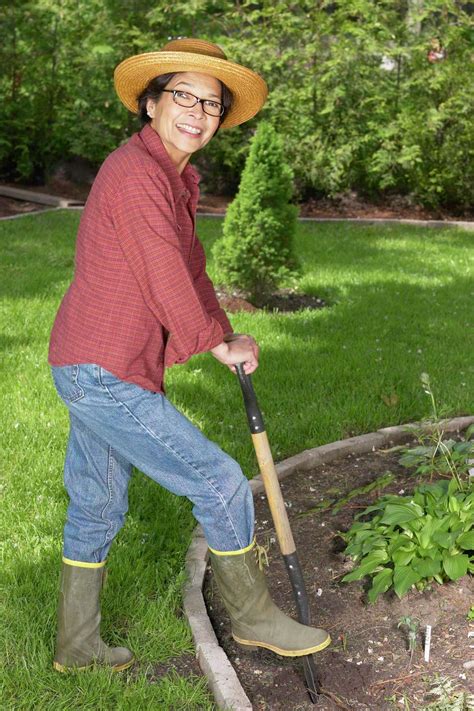 Curved Scallop Concrete Edging