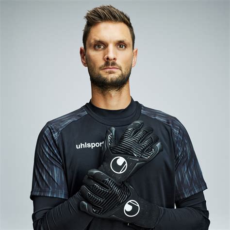 Uhlsport Goalkeeper Gloves Speed Contact Black Edition Supergrip HN