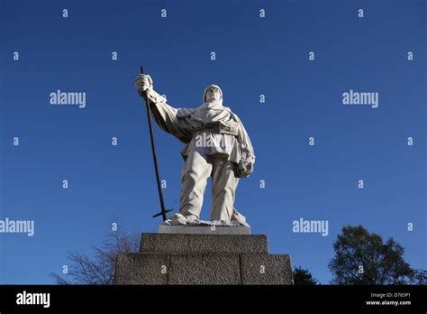 Captain Robert Falcon Scott Statue Stock Photo Alamy