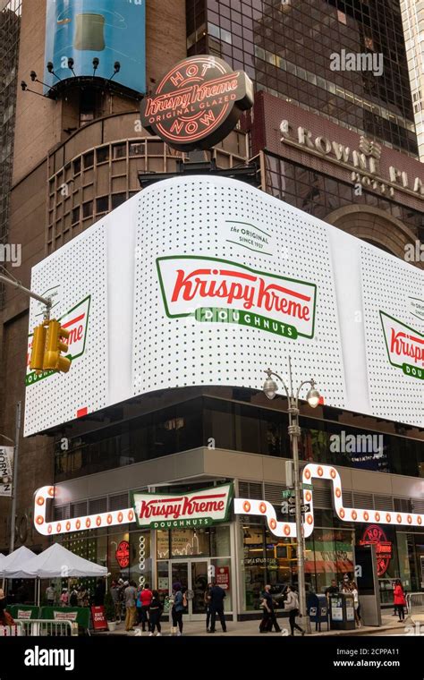 Krispy Kreme Doughnut Store Times Square Nyc Usa Stock Photo Alamy