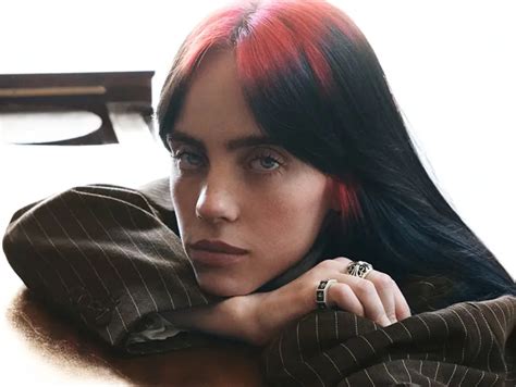 Billie Eilish revela sentir atração por mulheres em nova entrevista