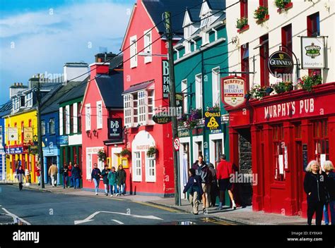 Dingle, Dingle Peninsula, Co Kerry, Ireland; Murphy's Pub And Shops In A Town Stock Photo - Alamy