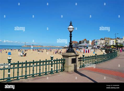 Margate beach and promenade, Margate, Canterbury, Kent, England Stock Photo, Royalty Free Image ...