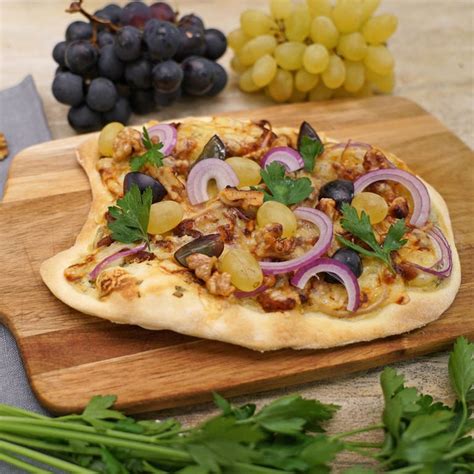 Flammkuchen Mit Schinken Zwiebeln Und Rauke Rezepte Kaffee Oder