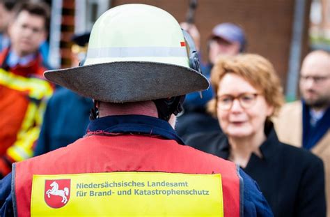 Landesfeuerwehrpr Sident Fordert Mehr Geld F R Ausbildung