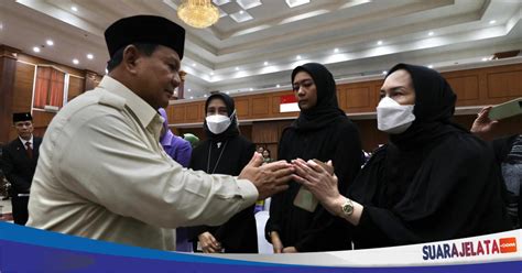 Prabowo Beri Penghormatan Terakhir Ke Doni Monardo Di Balai Komando