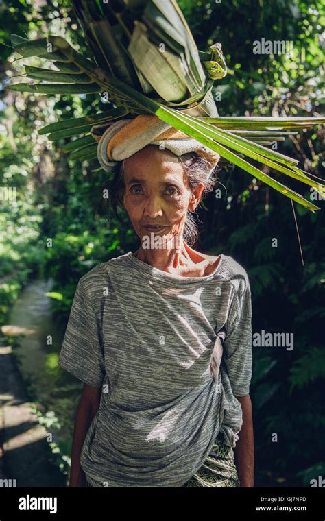 Old Balinese Woman Hi Res Stock Photography And Images Alamy