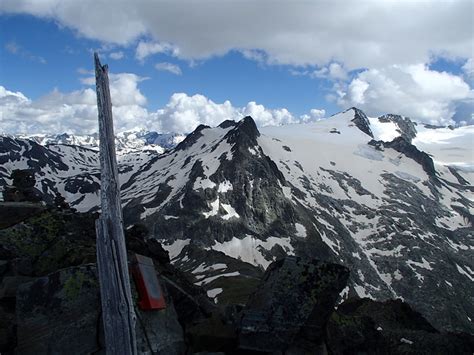 Piz Caschleglia Summit Blick Zum Piz Medel Fotos Hikr Org