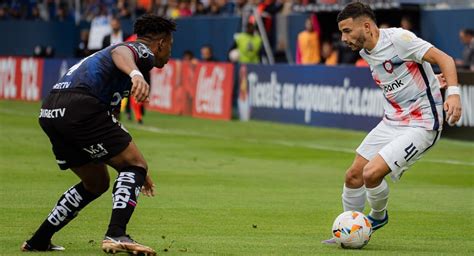 San Lorenzo derrotó 2 0 a Independiente del Valle y sigue con vida en