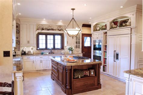 Luxury Traditional Kitchens