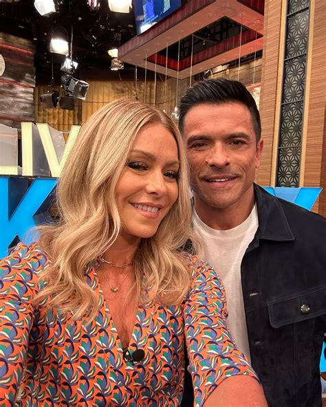 Lives Kelly Ripa Shouts As Mark Consuelos ‘smacks His Butt In Wild