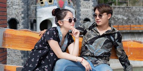 3 Baju Couple Batik Populer Di Tahun 2022 Blog Rianty Batik Toko Online Batik Yogyakarta