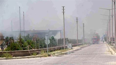 Atık yağ geri dönüşüm tesisinde çıkan yangın söndürüldü Son Dakika