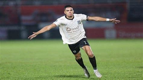 Kabar Bursa Transfer Persib Bandung Semakin Dekat Gaet 2 Striker Anyar