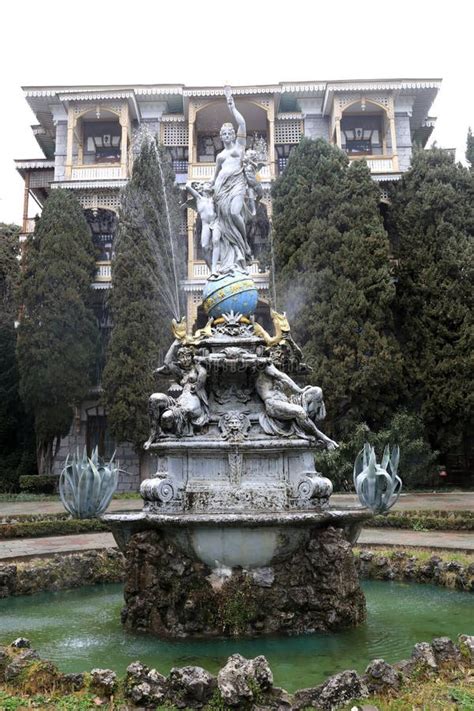 Fuente De La Diosa Cibeles Y Centro De Cibeles O Palacio De Foto De