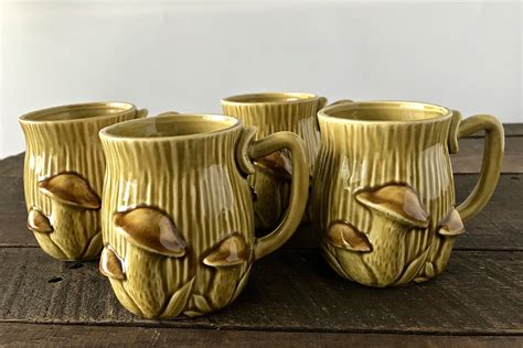 Very Cool Vintage Mushroom Mugs 3D Relief Retro Kitchen Decor New In