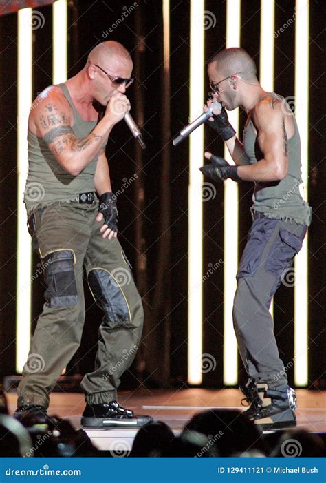 Wisin Y Yandel Perform in Concert Editorial Photo - Image of entertainment, music: 129411121