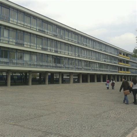 Fotos En Unam Facultad De Filosofía Y Letras Edificio Universitario